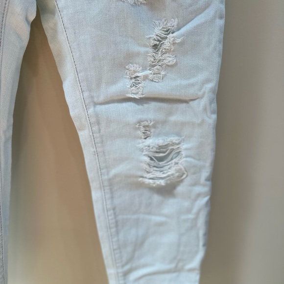 Distressed jeans - Picture 5 of 7